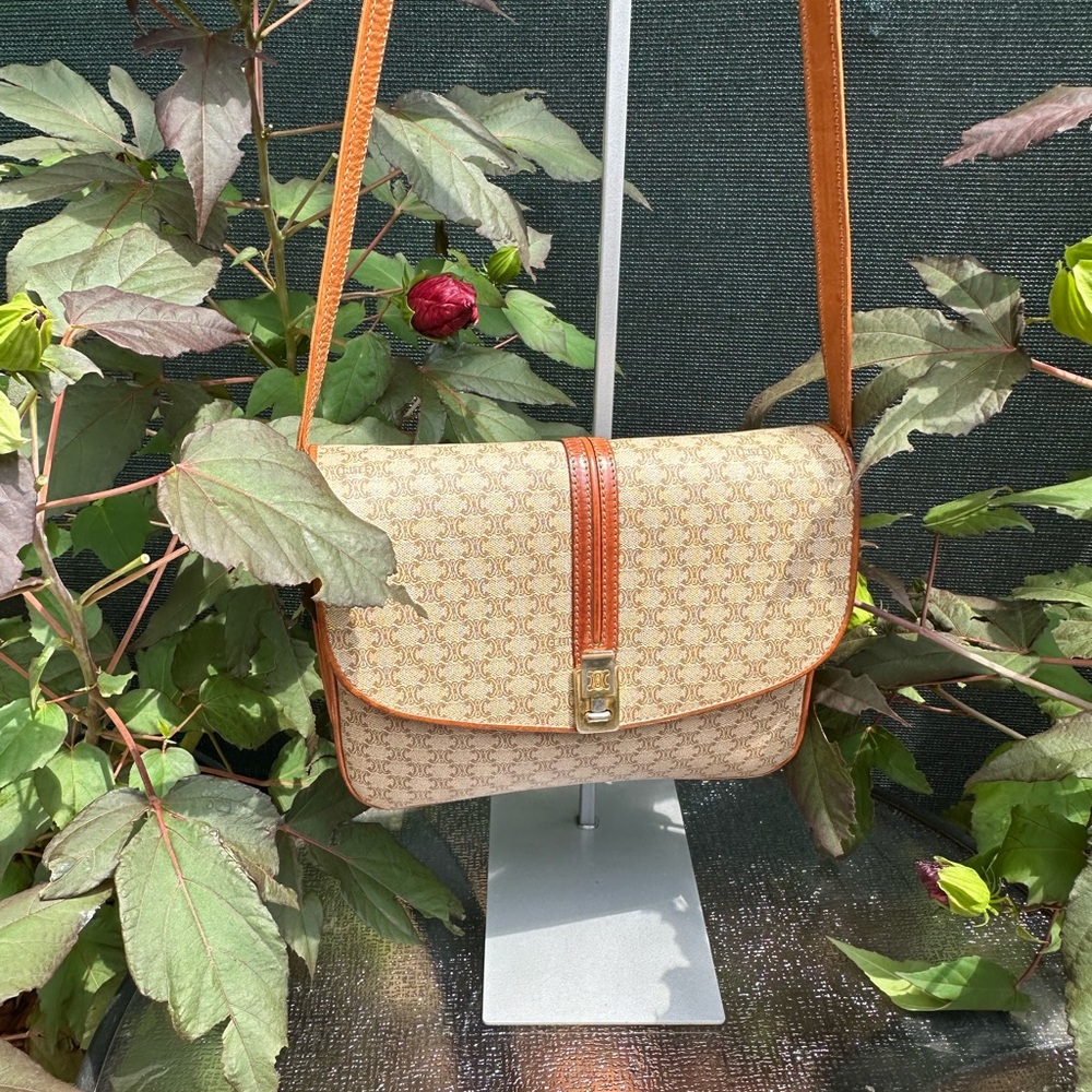 Celine signature crossbody - Picture 8 of 9